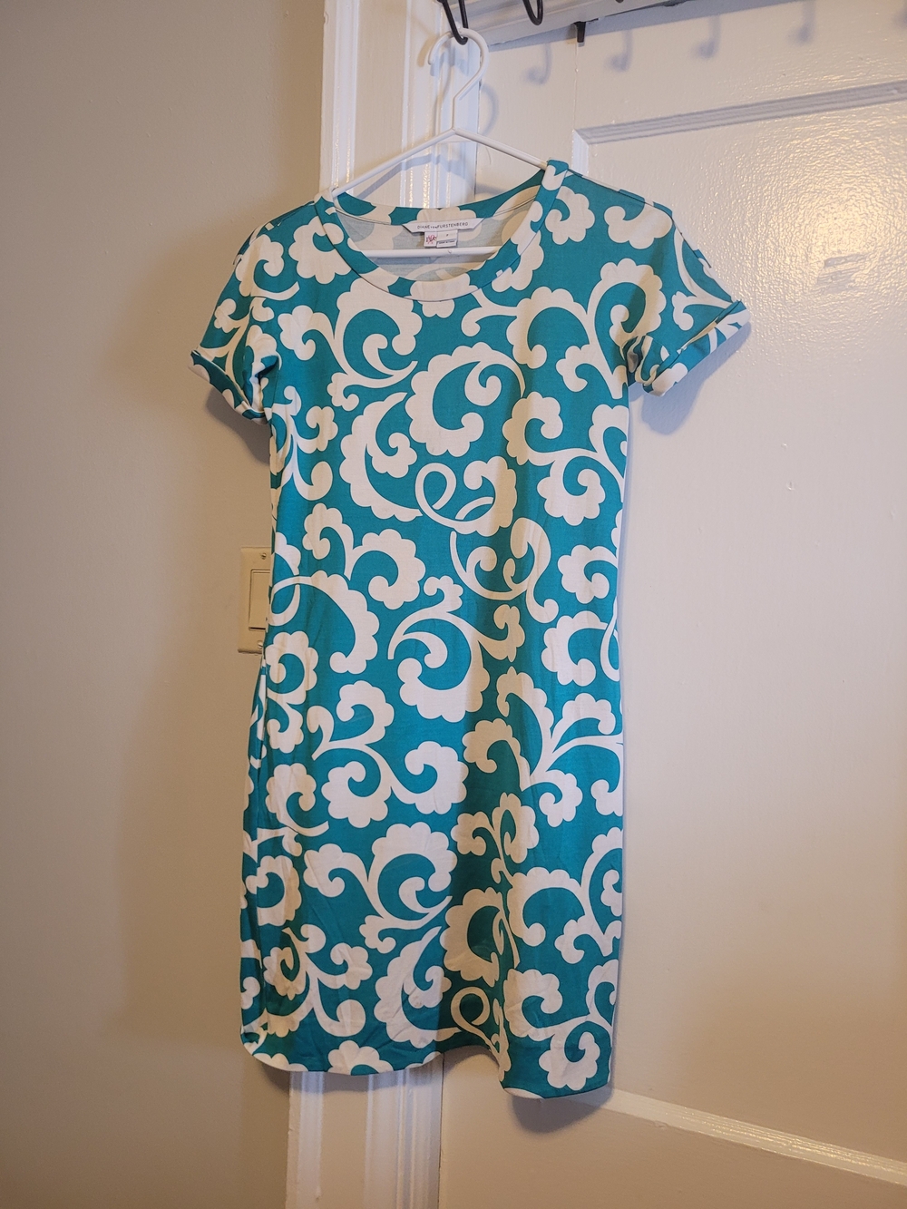 Diane Von Furstenberg SilkTeal and White Scroll-Print Short Sleeve Dress 2007